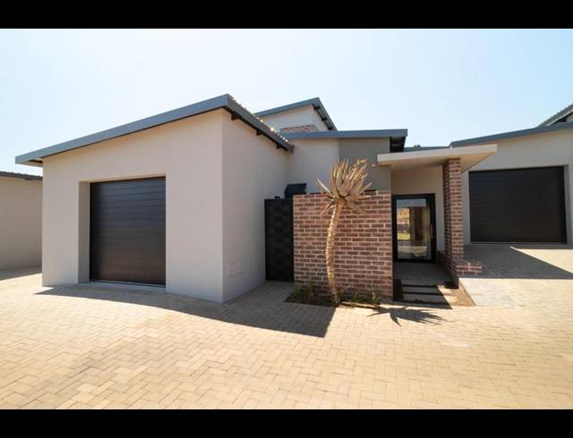 2 BEDROOM TOWNHOUSE FOR SALE IN SABLE HILLS